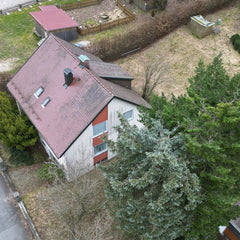 Sanierungsbedürftiges Einfamilienhaus mit großzügigem Grundstück in Oberviechtach    VB 195.000 €