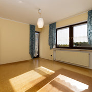 Großzügiges Zweifamilienhaus mit PV-Anlage und viel Platz in Schwarzach bei Nabburg - 419.000€