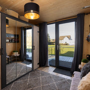 Minimalistisch, effizient und naturverbunden: Modernes Tiny House aus Holz - 339.000 Euro