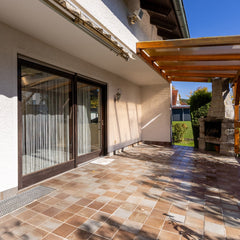 Großzügiges Zweifamilienhaus mit PV-Anlage und viel Platz in Schwarzach bei Nabburg - 419.000€